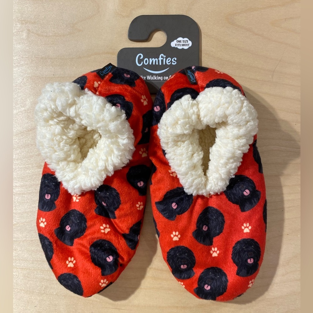 Comfies Red and Black Slippers One size fits most (OQ)